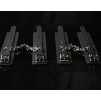 X-CITE LOCKABLE SILICONE HAND CUFFS - BLACK X-CITE LOCKABLE SILICONE HAND CUFFS - BLACK